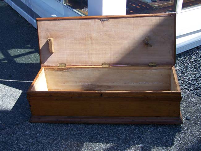 A late 19th century antique wooden storage box — image 3
